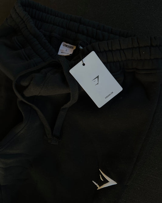 GYMSHARK BLACK SWEATPANTS