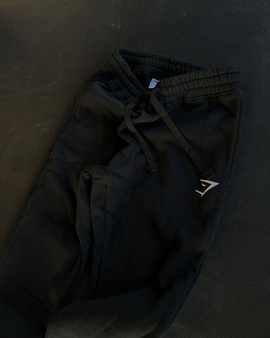 GYMSHARK BLACK SWEATPANTS