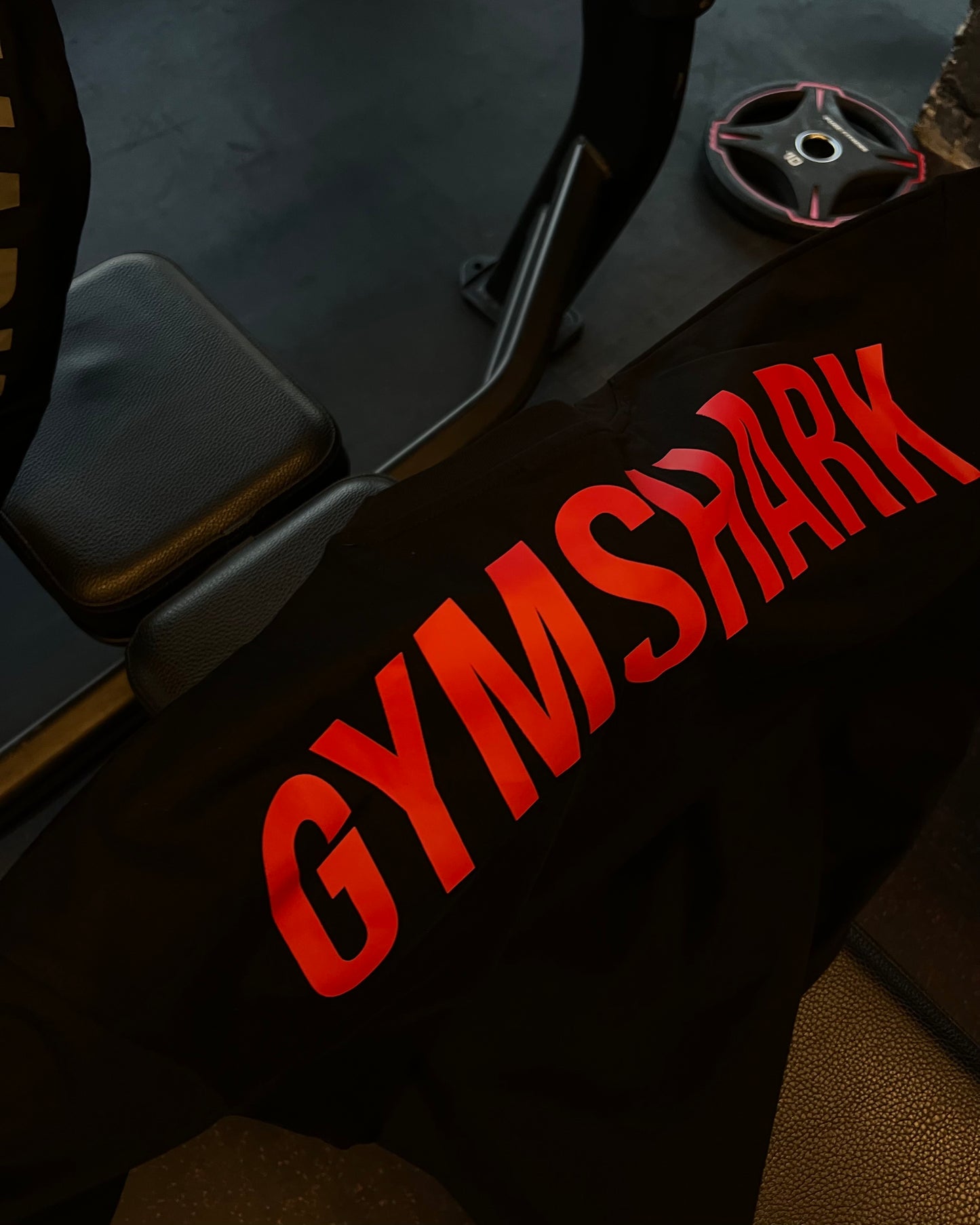 GYMSHARK PUMP COVER RED